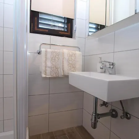Fuer 3 Personen Ca 25 Qm In Fazana, Istrien Istrische Riviera Apartment Fazana