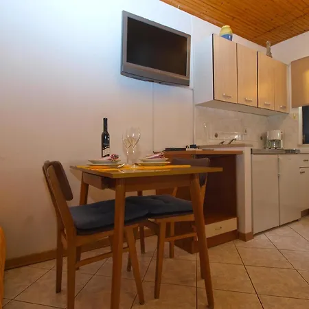 Apartment Fuer 3 Personen Ca 25 Qm In Fazana, Istrien Istrische Riviera *
