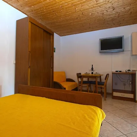 Fuer 3 Personen Ca 25 Qm In Fazana, Istrien Istrische Riviera Fazana